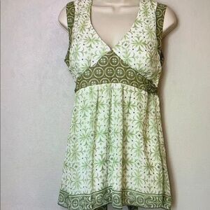 Green and White Sleeveless Top